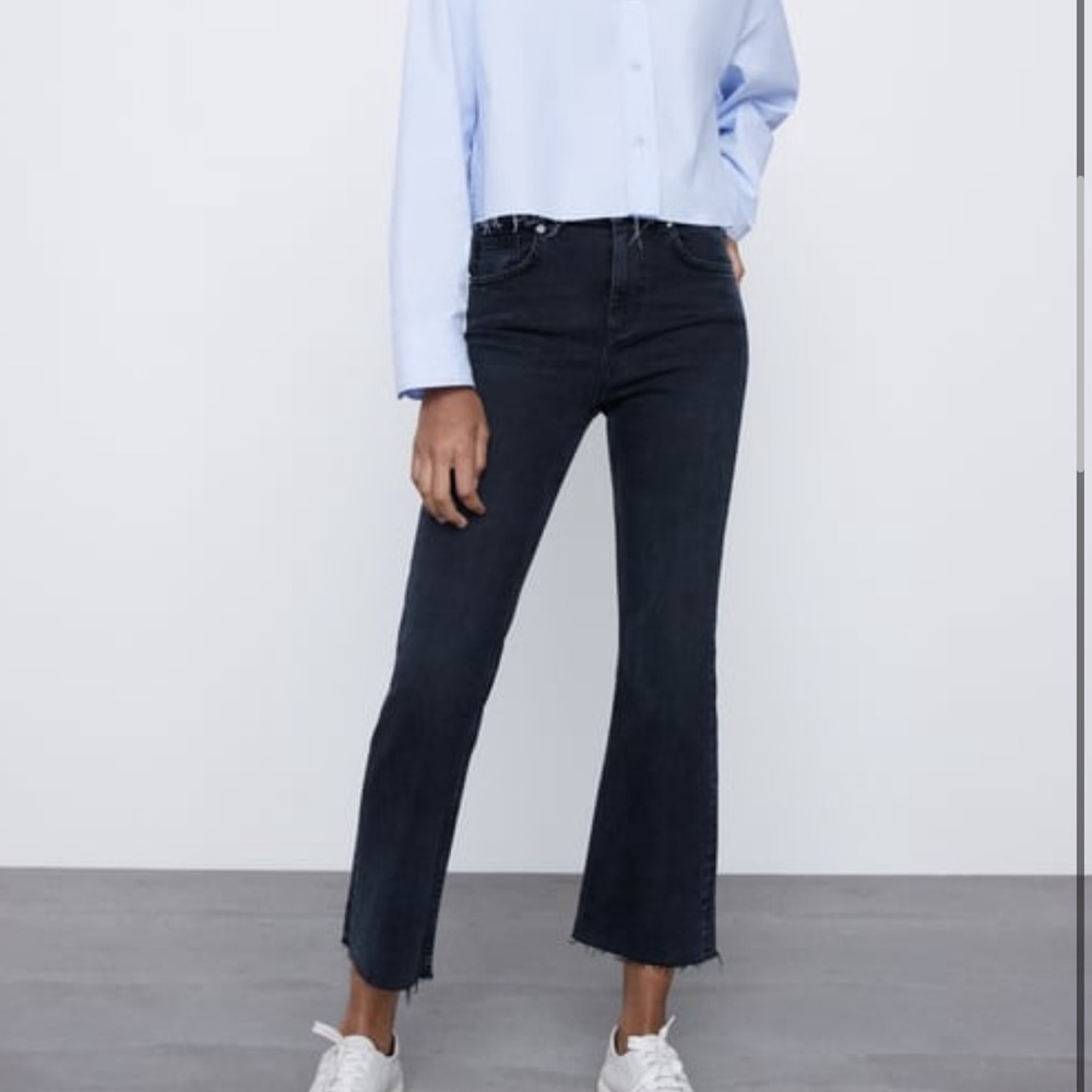 Zara Size 8 Cropped Flare Jeans Dark Denim